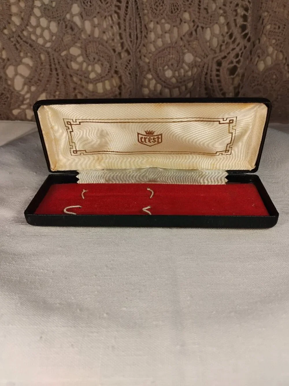 Vintage Crest Pen & Pencil Hard Clamshell Case
